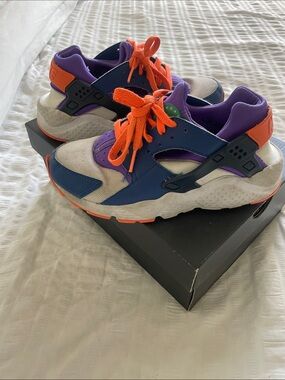 Nike Kids Sneakers in Purple, Orange, Navy and White